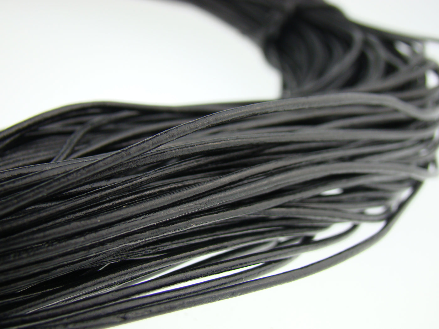 esnado Lederband 1,5 mm Schwarz – Echt Leder