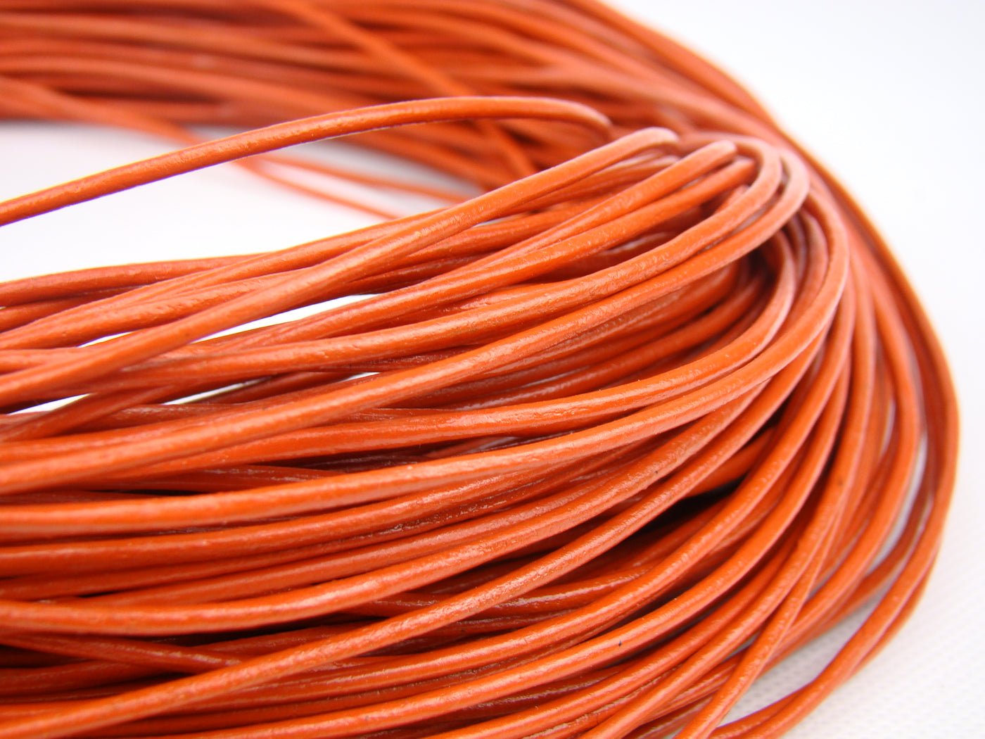 esnado Lederschnur 2mm in Orange – Echtes Rindsleder