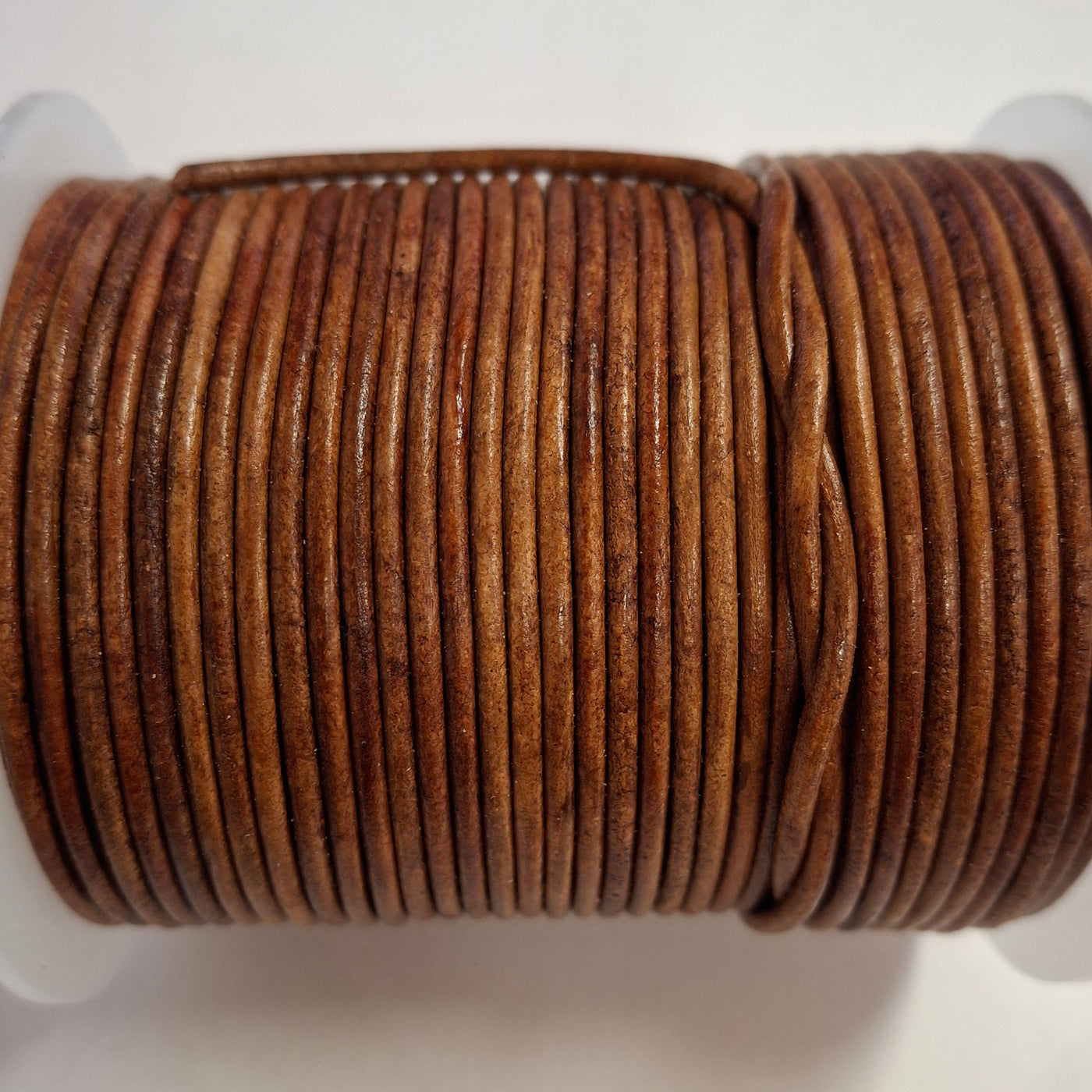 esnado Lederschnur 2mm in Antik Hellbraun – Echtes Rindsleder