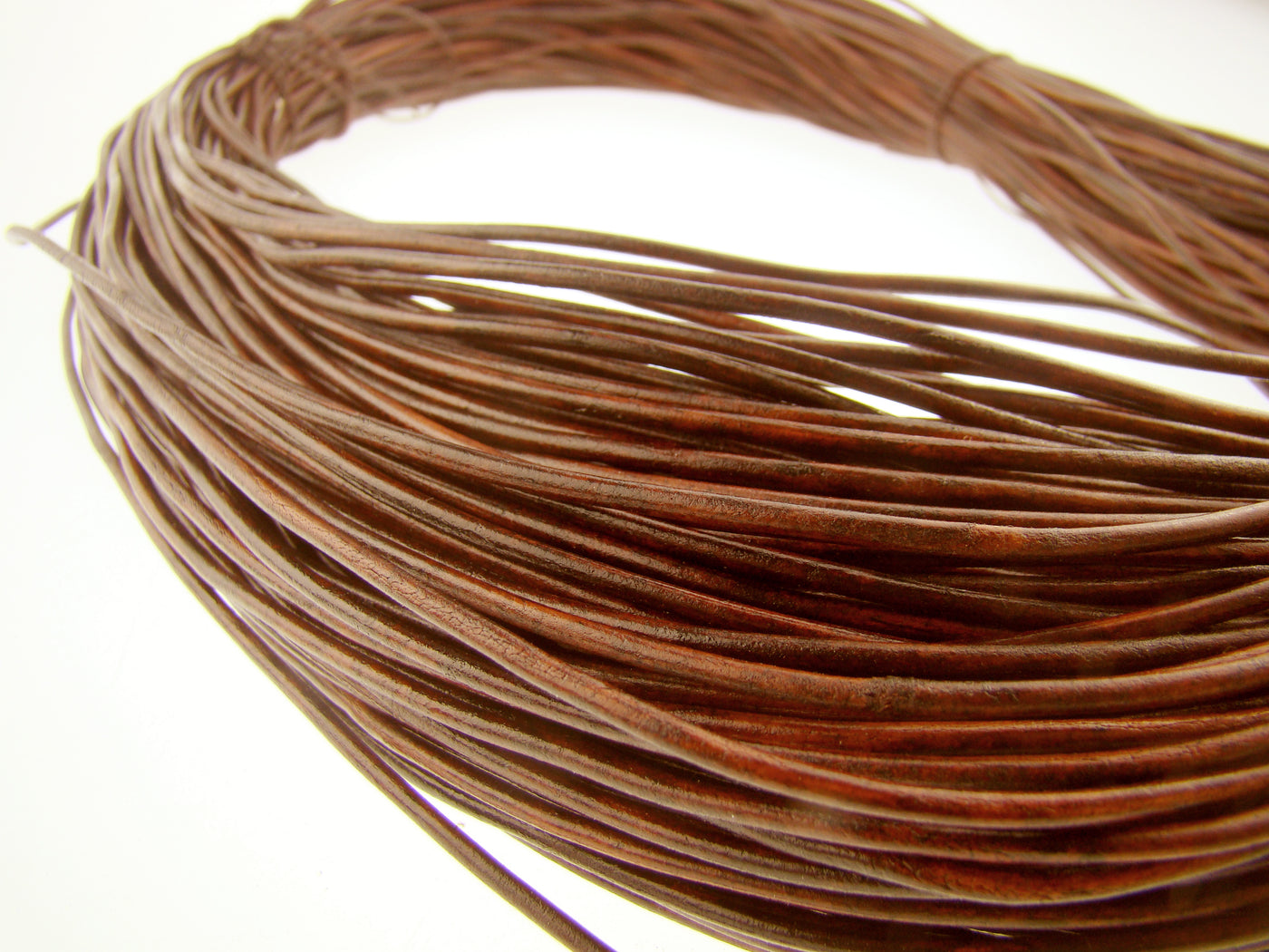 esnado Lederschnur 2mm in Antik Hellbraun – Echtes Rindsleder