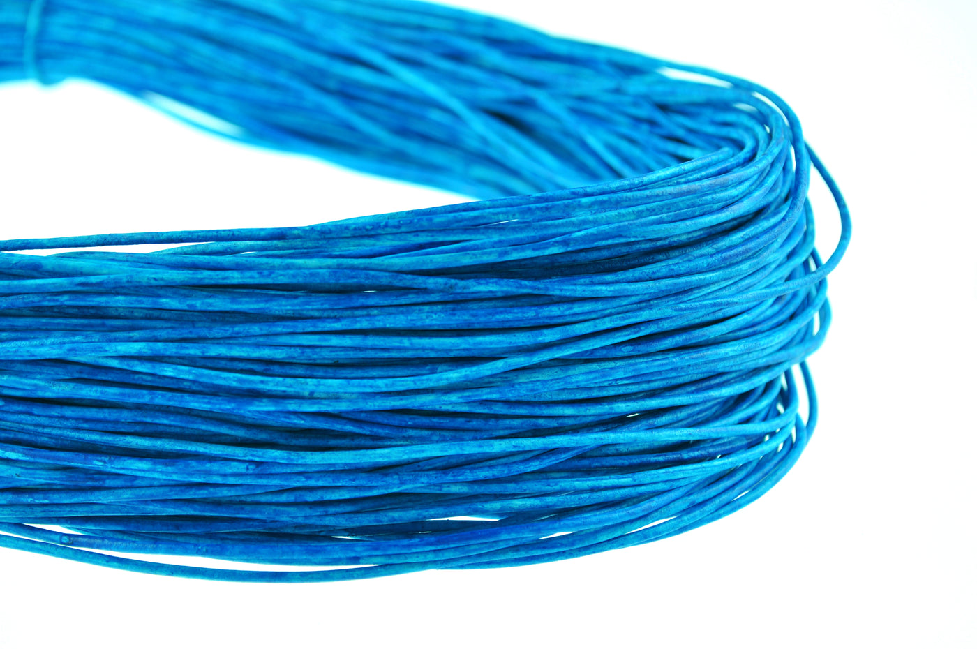 esnado Lederschnur 2mm in Mesh Azur Blau – Echtes Rindsleder