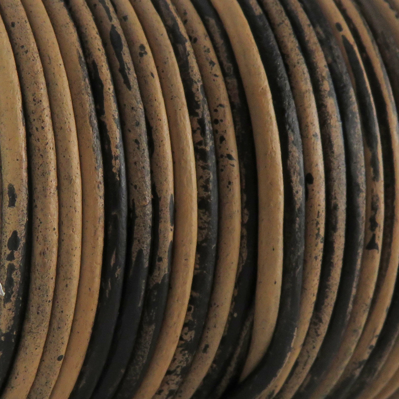 esnado Lederschnur Rund 2 mm -  Schwarz/Beige. Länge: 25 m auf Rolle