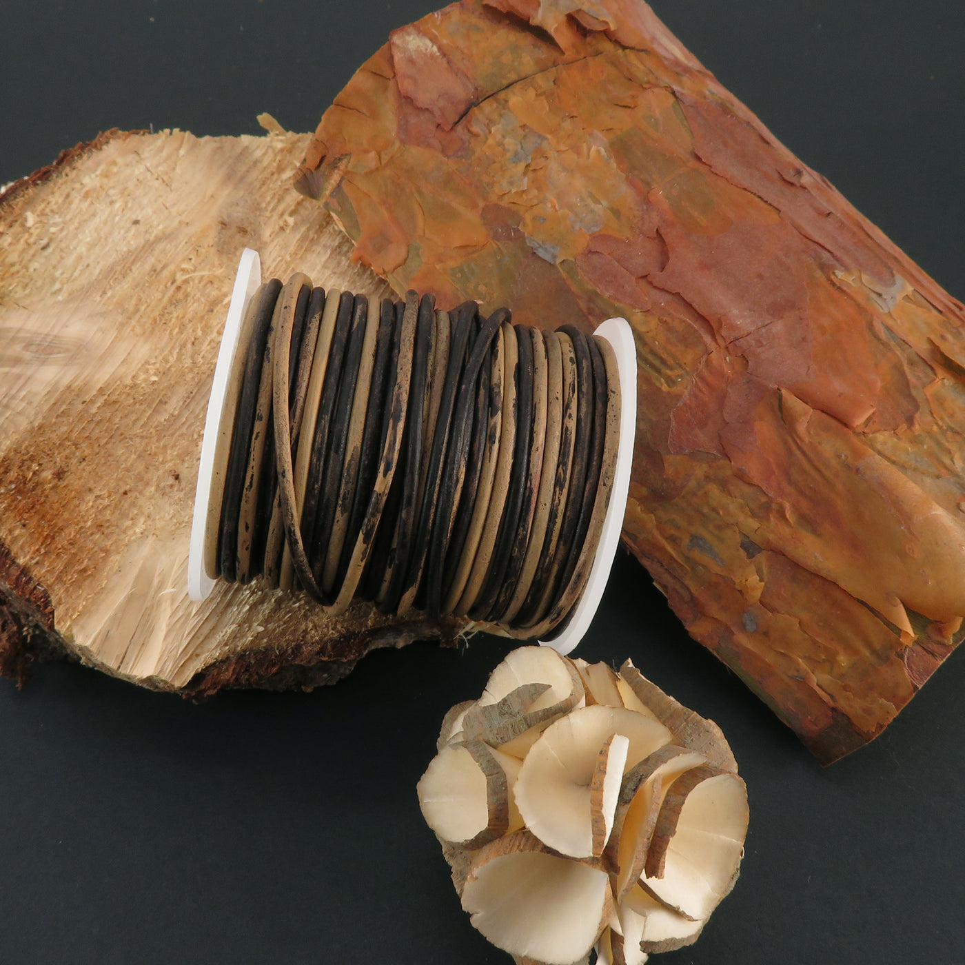 esnado Lederschnur Rund 2 mm - Bicolor Braun/Beige. Länge: 25 m auf Rolle