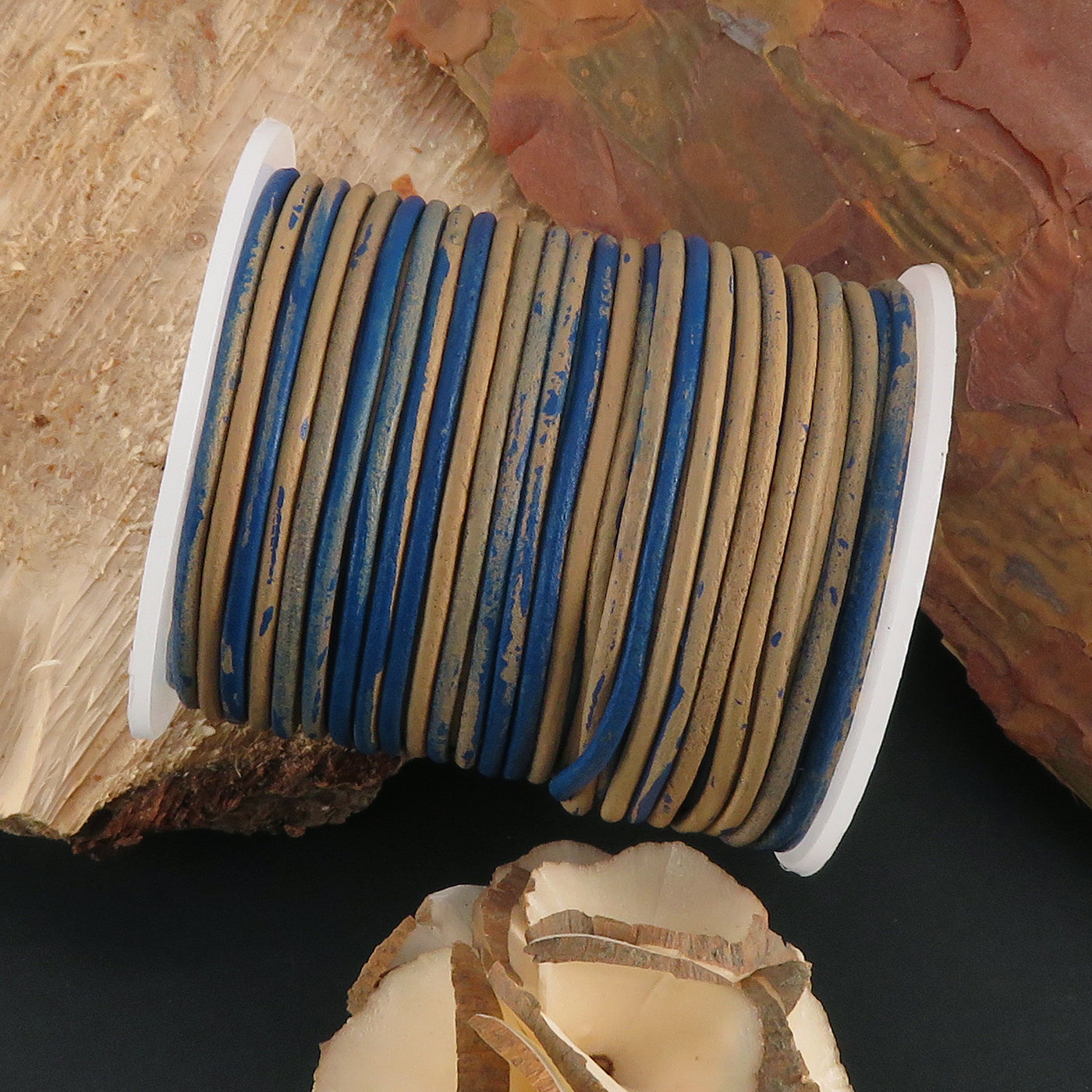 esando Lederschnur Rund 2 mm - Bicolor Blau/Beige. Länge: 25 m auf Rolle