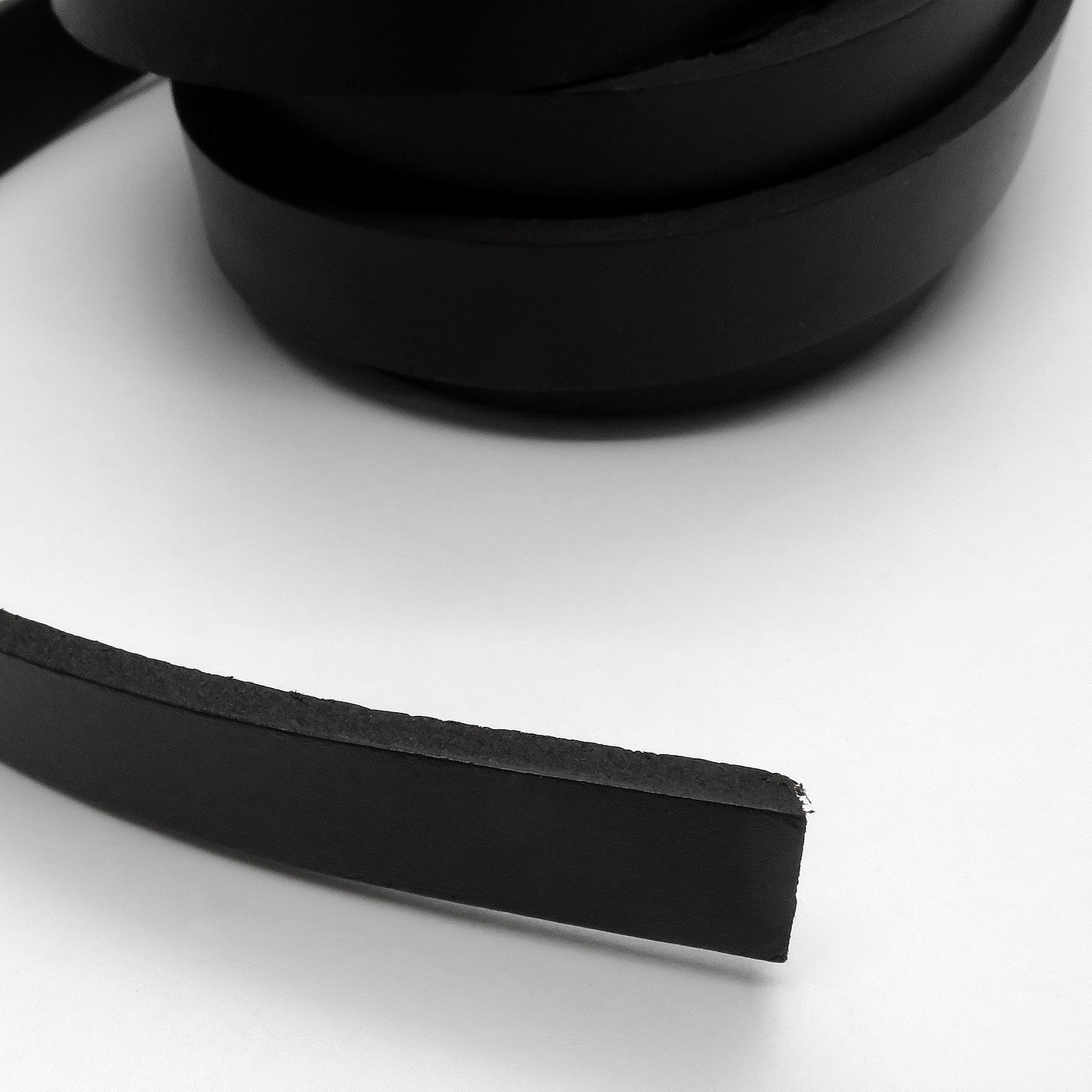 esnado Lederriemen Flach 15 mm x 3 mm - Schwarz