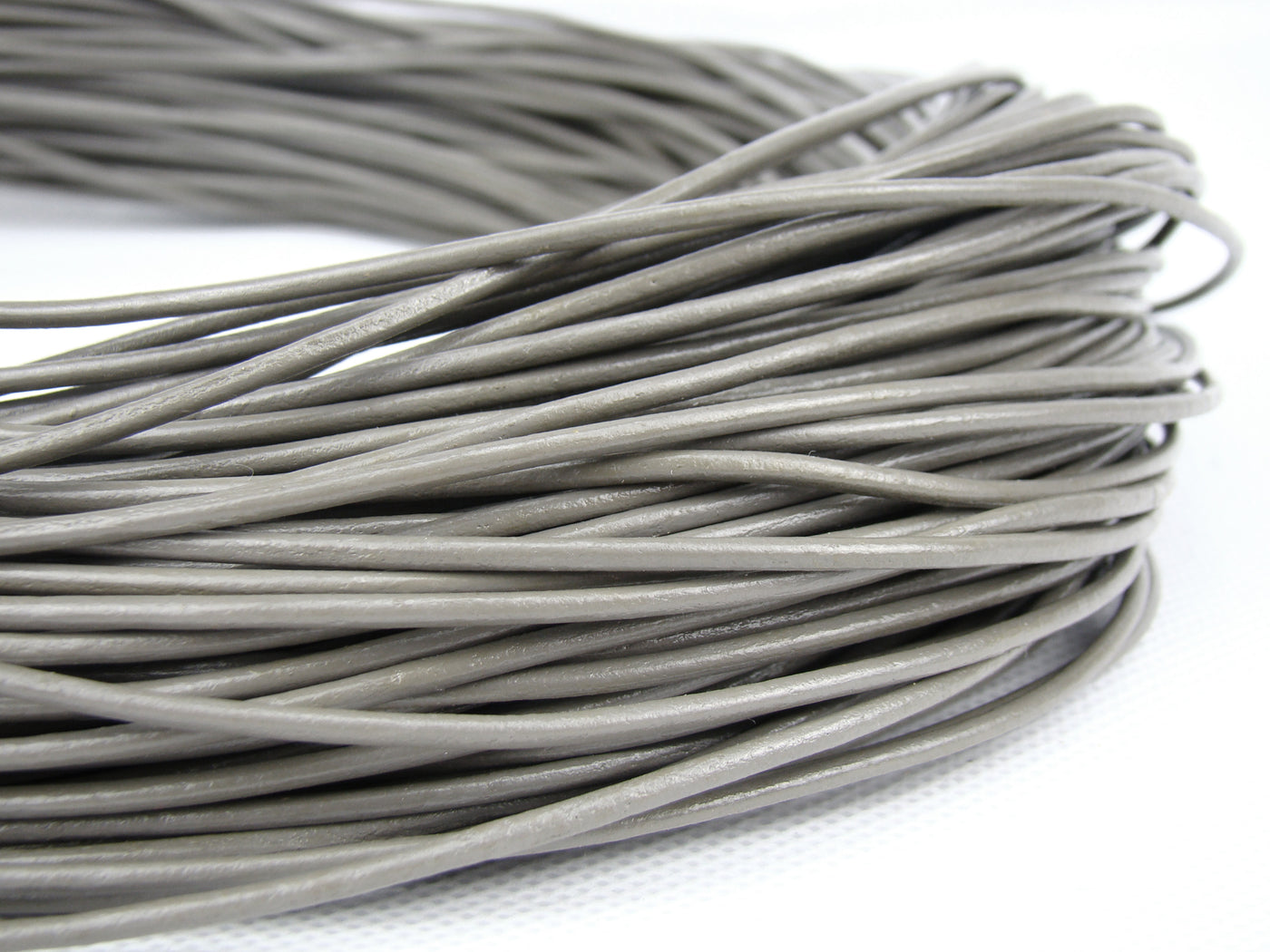 esnado Lederschnur 2mm in Grau– Echtes Rindsleder