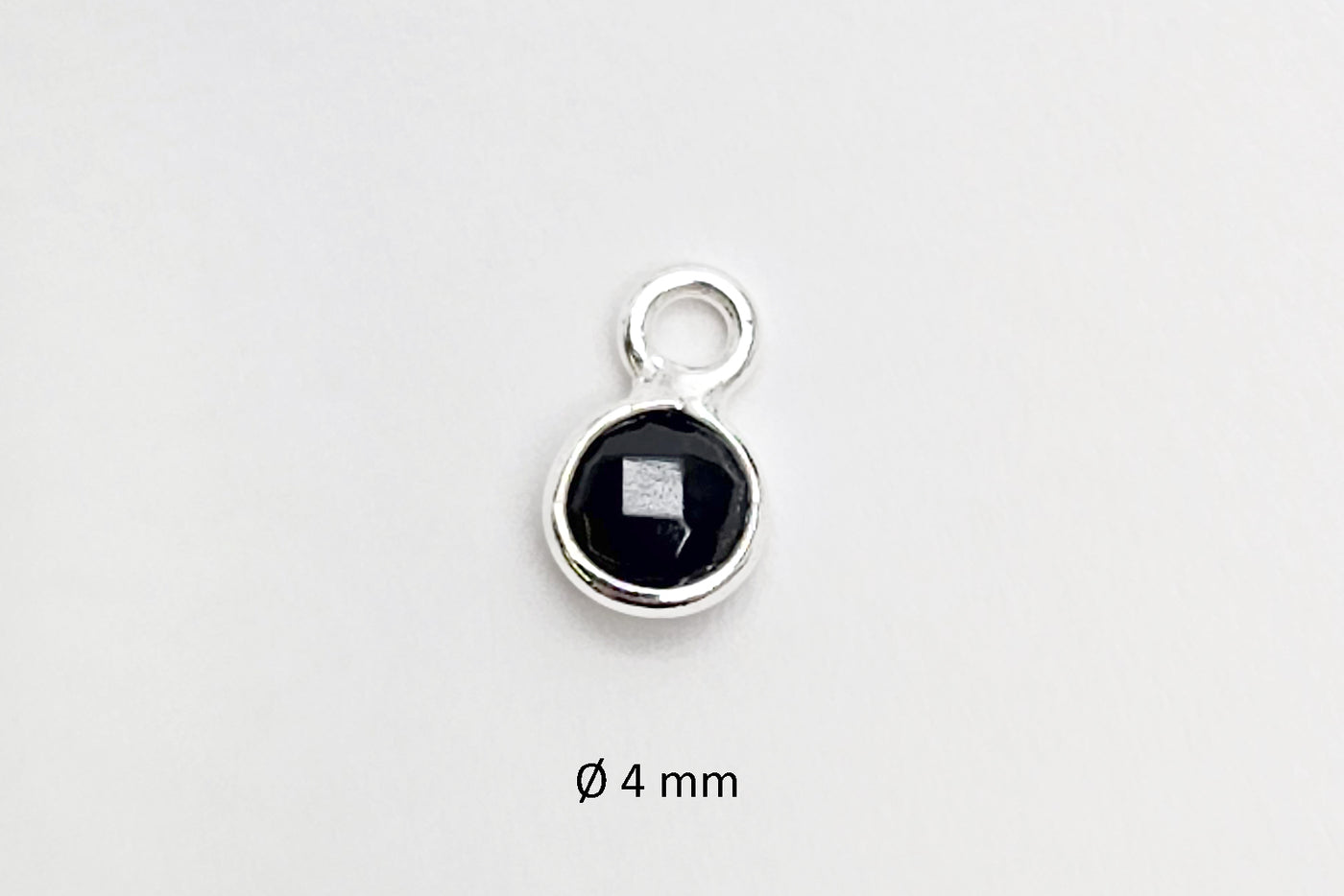 Spinell Anhänger rund 4 mm aus 925 Silber mit Ring