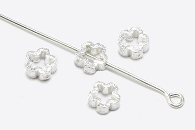 Zwischenperlen aus 925 SILBER, 6 x 6 x 2,5 mm, Blume, gebürstet