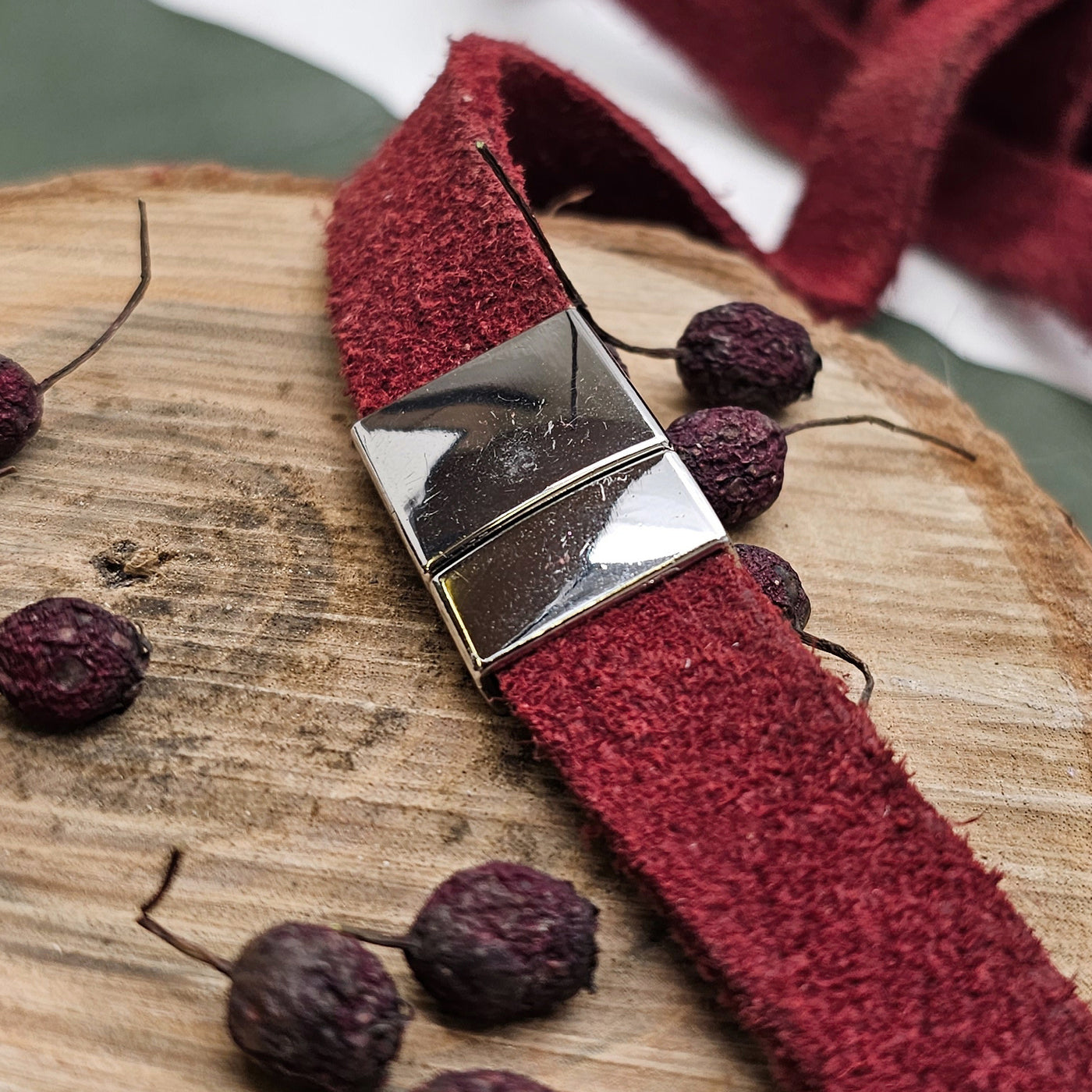 esnado Wildlederband flach, 15 mm x 2,5 mm - Weinrot