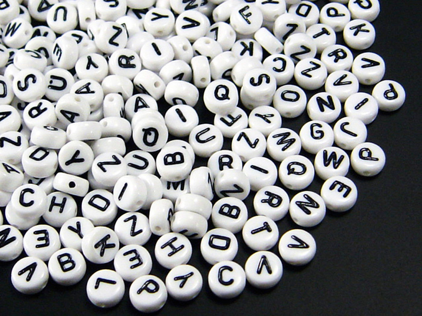 Buchstabenperlen A-Z mix 100/200/500/1000 Stk. weiß schwarz Buchstaben Perlen