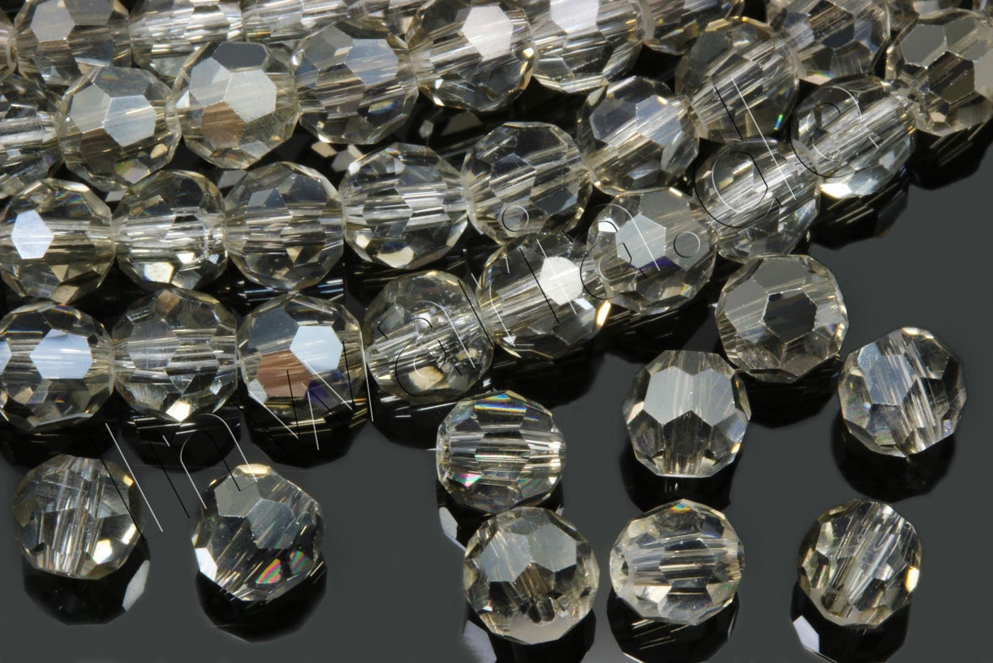 Kristallperlen, rund, Ø 4 mm, facettiert
