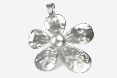 Anhänger Blume in gehämmerter Optik, 80 x 70 mm, XXXL