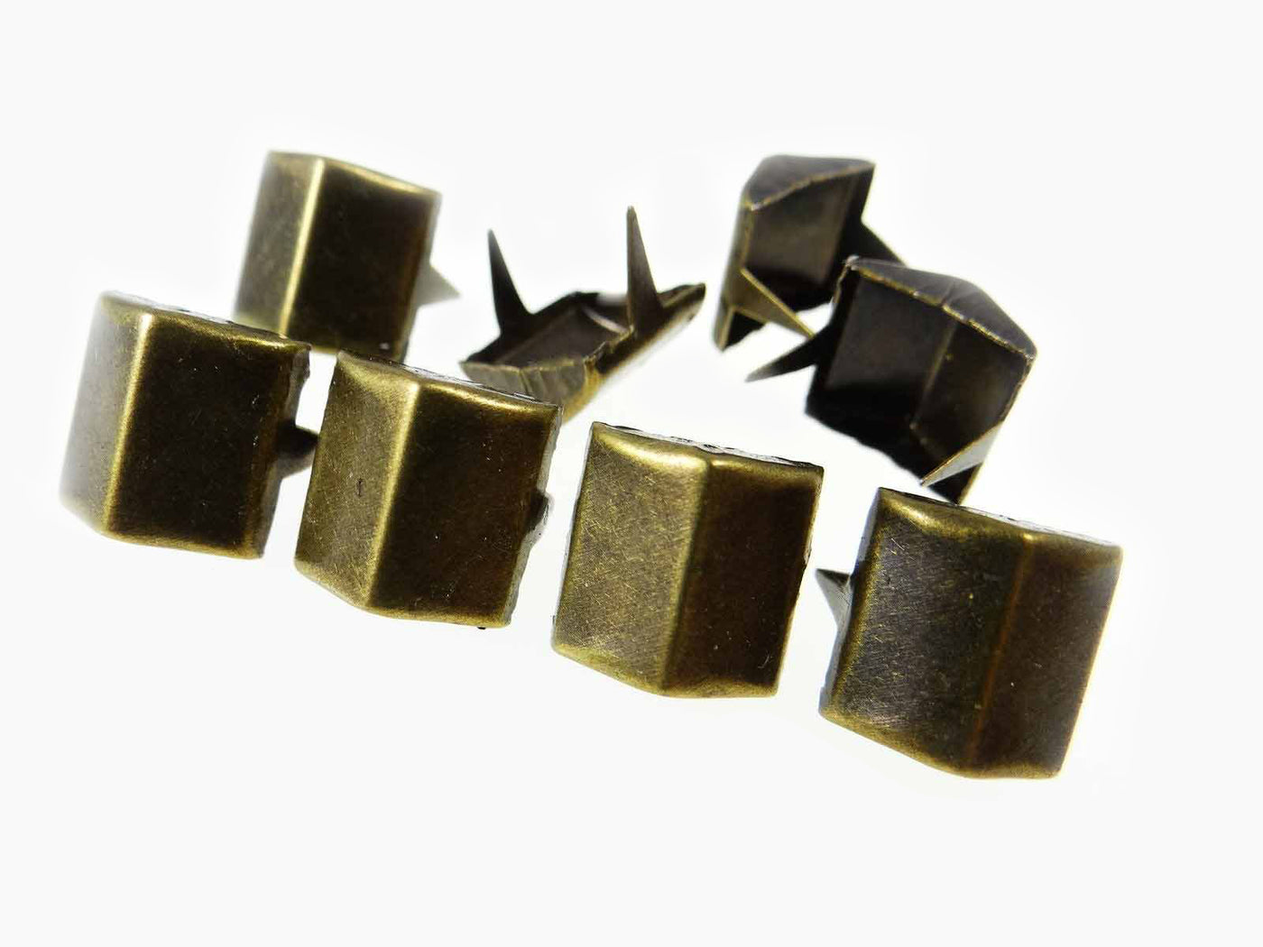 Pyramiden Niete, 12 x 12 mm, 20 Stück