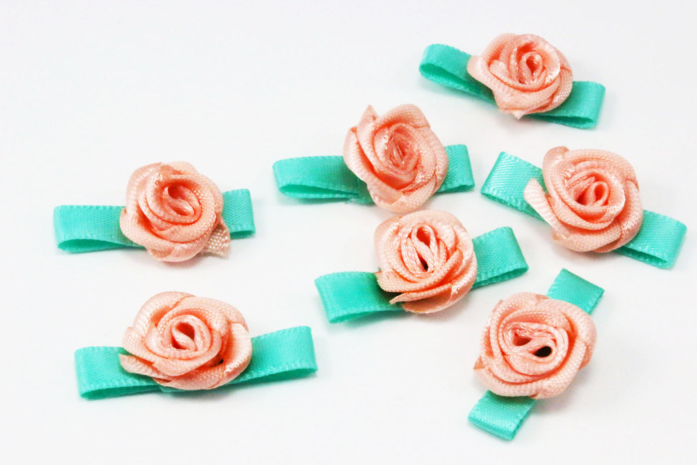 Satin Rosen, 15 mm, 20 Stück