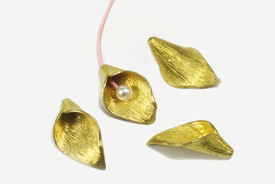 Anhänger aus massivem Messing, Calla, Lily, 14 x 25 mm