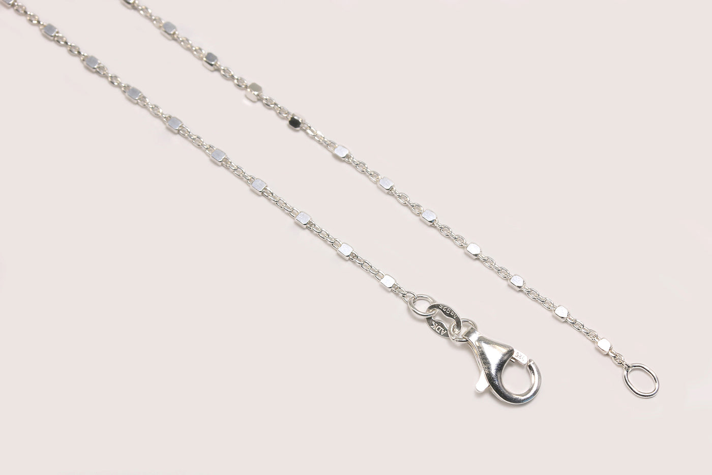 Ankerkette mit Würfeln aus 925 Silber, mit Karabinerverschluss